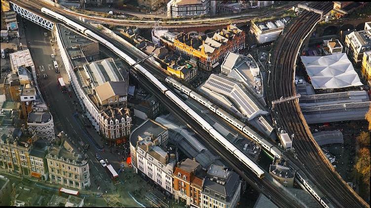 how to stay in london cheap